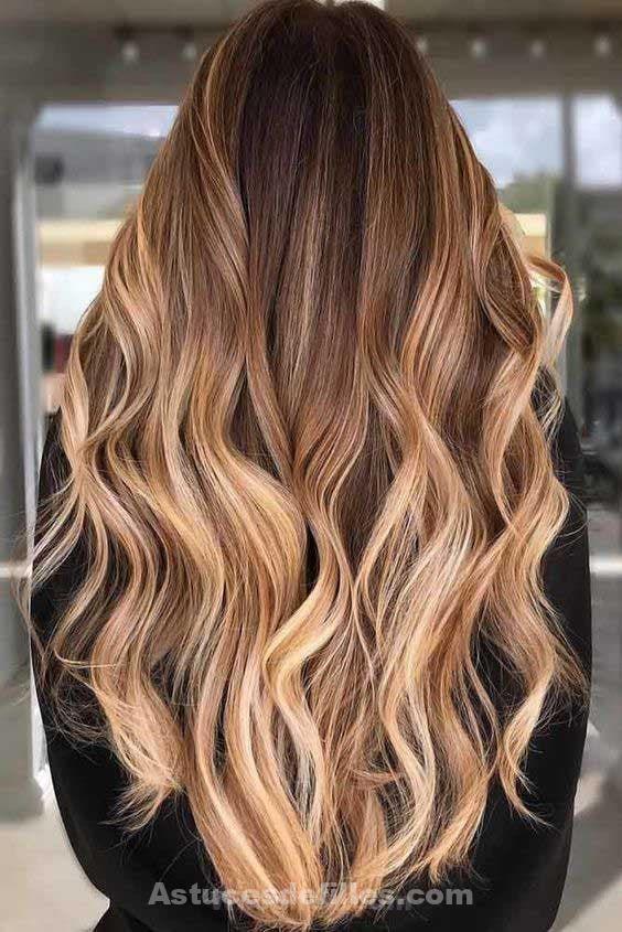 Les 50 plus beaux balayages caramel pour cheveux lisses 5 Les 50 plus beaux balayages caramel pour cheveux lisses 5