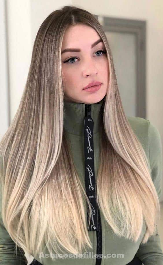 Les 50 plus beaux balayages caramel pour cheveux lisses 24 Les 50 plus beaux balayages caramel pour cheveux lisses 24