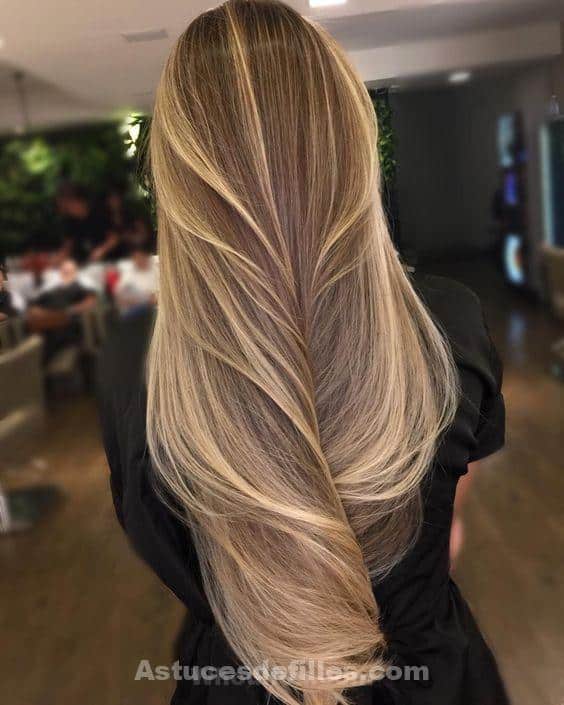 Les 50 plus beaux balayages caramel pour cheveux lisses 27 Les 50 plus beaux balayages caramel pour cheveux lisses 27