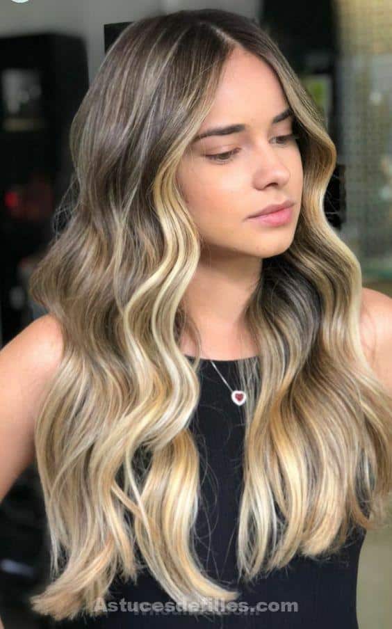 Les 50 plus beaux balayages caramel pour cheveux lisses 44 Les 50 plus beaux balayages caramel pour cheveux lisses 44
