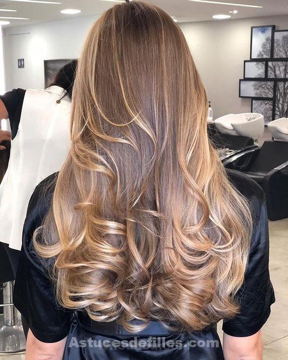 Les 50 plus beaux balayages caramel pour cheveux lisses 47 Les 50 plus beaux balayages caramel pour cheveux lisses 47