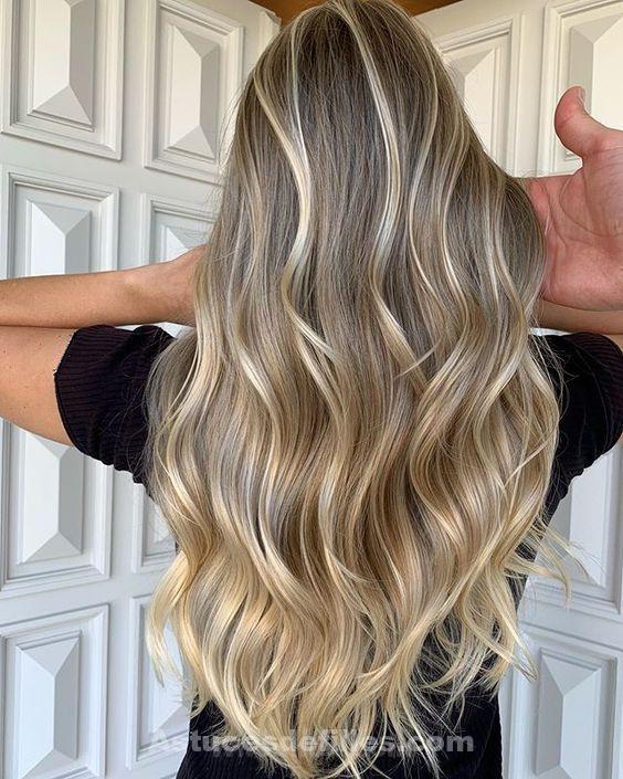 Les 50 plus beaux balayages caramel pour cheveux lisses 50 Les 50 plus beaux balayages caramel pour cheveux lisses 50