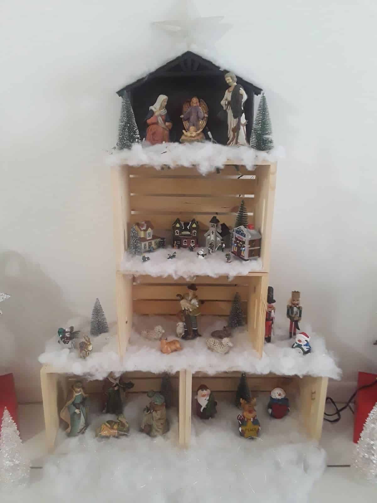 23 idées de crèches de Noël avec des boîtes en bois 14