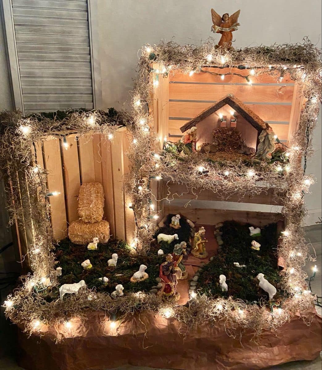 23 idées de crèches de Noël avec des boîtes en bois 17