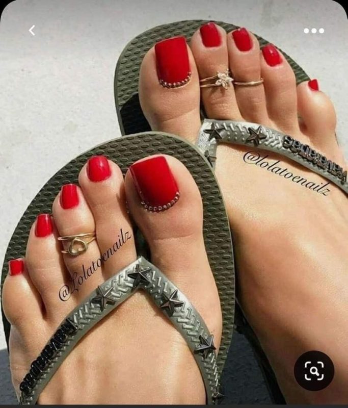 17 Idées de Pédicures Rouges Pour Embellir les Pieds 9 17 Idées de Pédicures Rouges Pour Embellir les Pieds 9