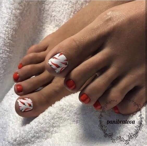 17 Idées de Pédicures Rouges Pour Embellir les Pieds 12 17 Idées de Pédicures Rouges Pour Embellir les Pieds 12