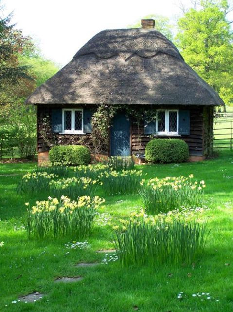 17 Idées Inspirantes pour Chalets de Jardin : Transformez Votre Espace Extérieur en un Havre de Paix 4 17 Idées Inspirantes pour Chalets de Jardin : Transformez Votre Espace Extérieur en un Havre de Paix 4