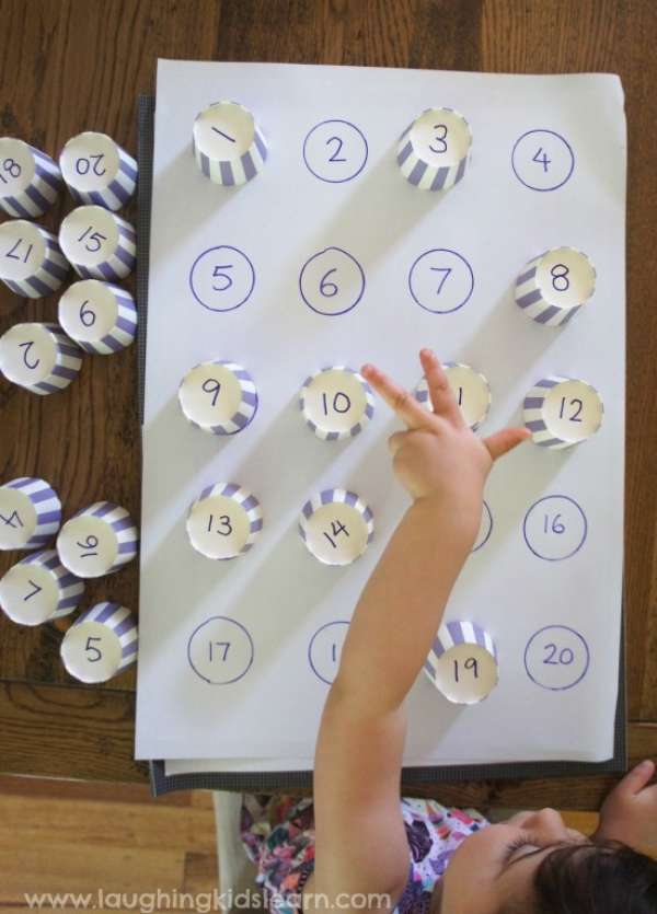 19 activités amusantes pour faire aimer les maths à vos enfants 9 Faire correspondre les numéros