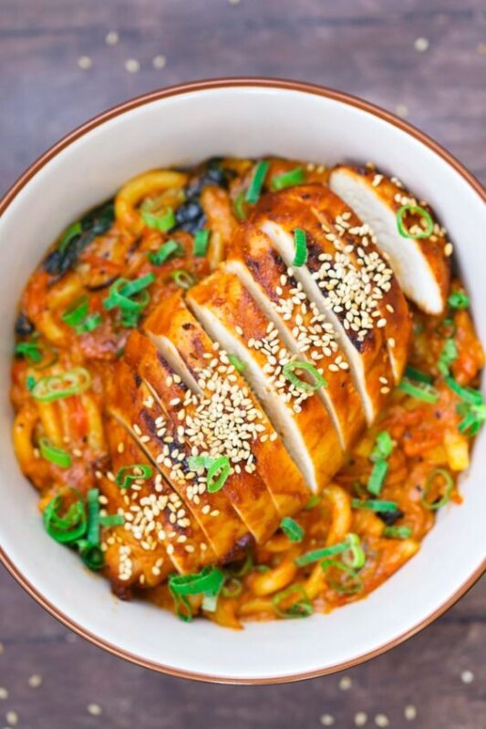 10 Recettes de nouilles coréennes incontournables pour les amateurs de cuisine Asiatique 3 10 Recettes de nouilles coréennes incontournables pour les amateurs de cuisine Asiatique 3