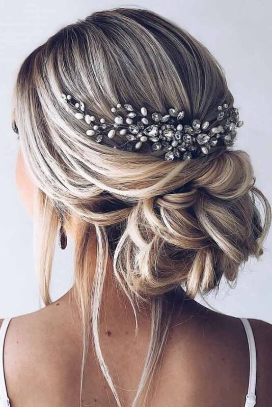 20 Chignons mariage bohème qui vous inspireront pour votre jour spécial 10 20 Chignons mariage bohème qui vous inspireront pour votre jour spécial 10