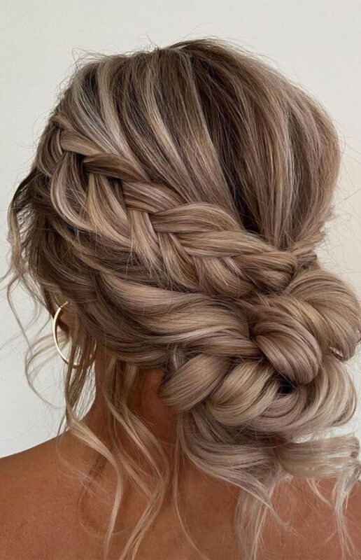 20 Chignons mariage bohème qui vous inspireront pour votre jour spécial 17 20 Chignons mariage bohème qui vous inspireront pour votre jour spécial 17