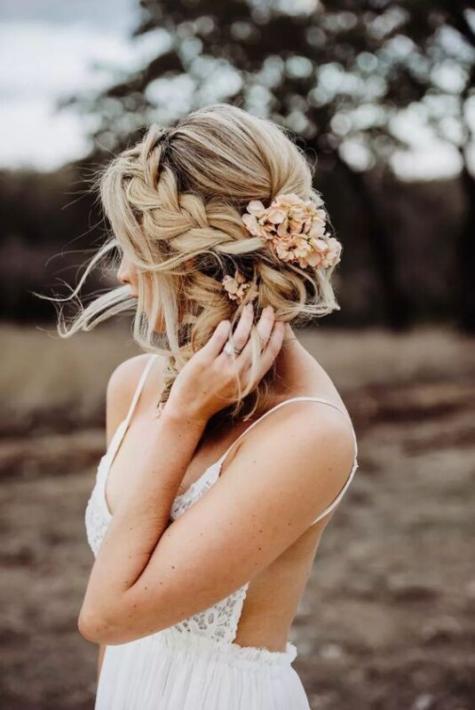 20 Chignons mariage bohème qui vous inspireront pour votre jour spécial 9 20 Chignons mariage bohème qui vous inspireront pour votre jour spécial 9