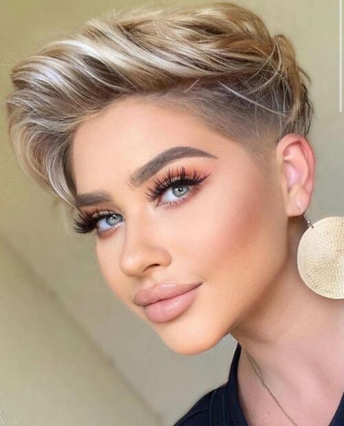 20 Coiffures Undercut pour les Femmes les Plus Cool à essayer en 2024 13 20 Coiffures Undercut pour les Femmes les Plus Cool à essayer en 2024 13