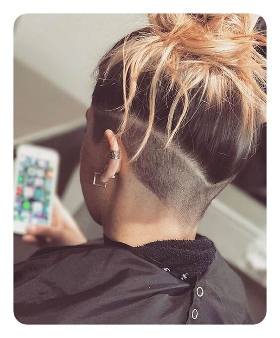 20 Coiffures Undercut pour les Femmes les Plus Cool à essayer en 2024 16 20 Coiffures Undercut pour les Femmes les Plus Cool à essayer en 2024 16