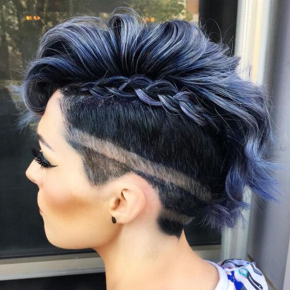 20 Coiffures Undercut pour les Femmes les Plus Cool à essayer en 2024 20 20 Coiffures Undercut pour les Femmes les Plus Cool à essayer en 2024 20