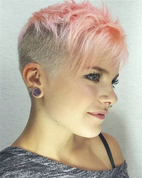 20 Coiffures Undercut pour les Femmes les Plus Cool à essayer en 2024 18 20 Coiffures Undercut pour les Femmes les Plus Cool à essayer en 2024 18