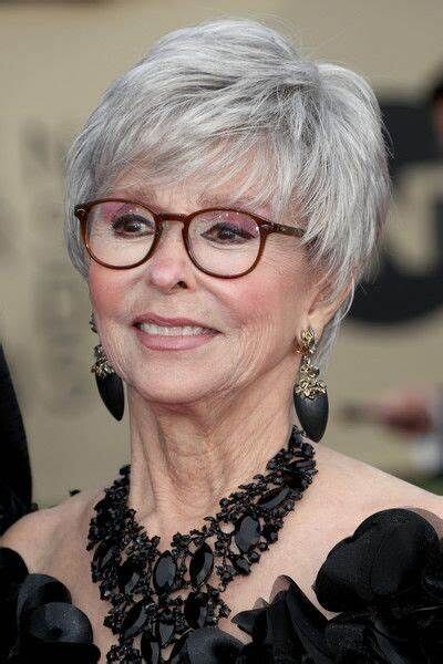 40 Coupes Courtes pour Femme de 60 Ans à Lunettes : Nos 60 Plus Beaux Modèles 37 40 Coupes Courtes pour Femme de 60 Ans à Lunettes : Nos 60 Plus Beaux Modèles 37