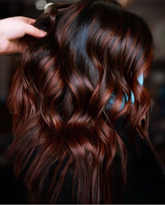 Balayage chocolat : Nos 17 Plus Beaux Modèles & Conseils 15 Balayage chocolat : Nos 17 Plus Beaux Modèles & Conseils 15
