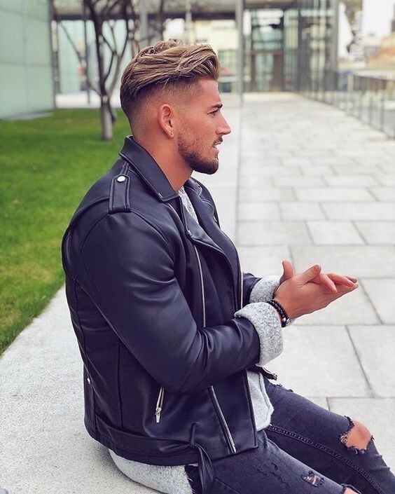 17 coupes de cheveux mi-longs pour hommes à adopter en 2024 2 17 coupes de cheveux mi-longs pour hommes à adopter en 2024 2