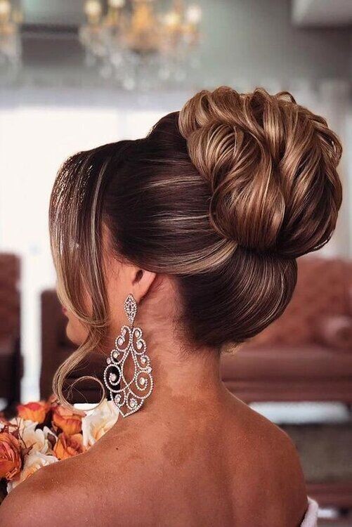15 Coiffures de mariage avec chignon de mariée 4 15 Coiffures de mariage avec chignon de mariée 4