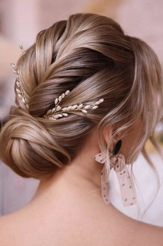 15 Coiffures de mariage avec chignon de mariée 13 15 Coiffures de mariage avec chignon de mariée 13