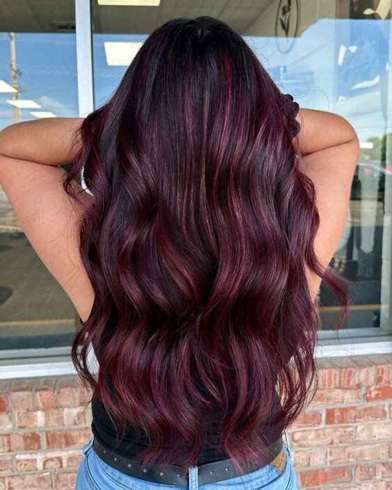Couleur cheveux auburn : Nos 24 plus beaux modèles sur les cheveux auburn en coloration végétale 6 Couleur cheveux auburn : Nos 24 plus beaux modèles sur les cheveux auburn en coloration végétale 6